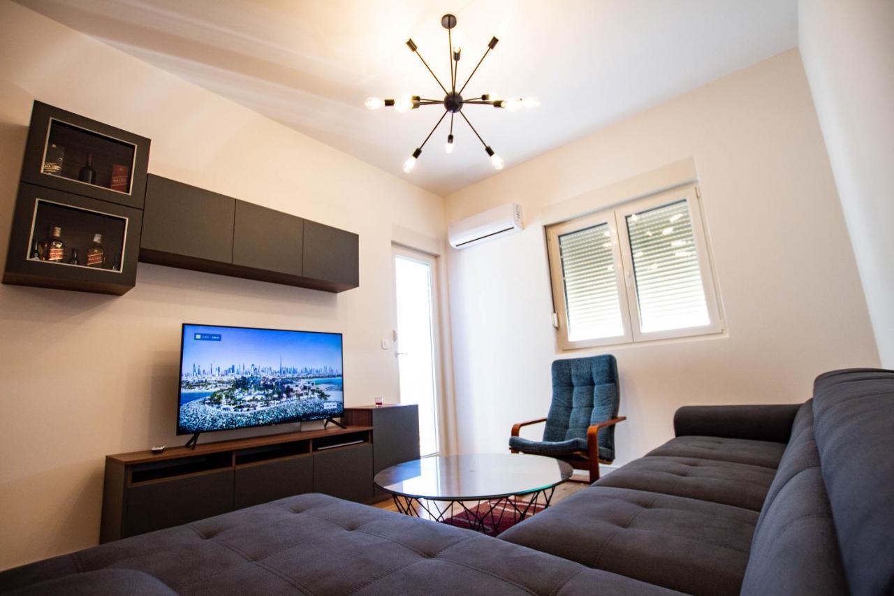 Follow The Sun - 4 Person Apartment Bar Extérieur photo